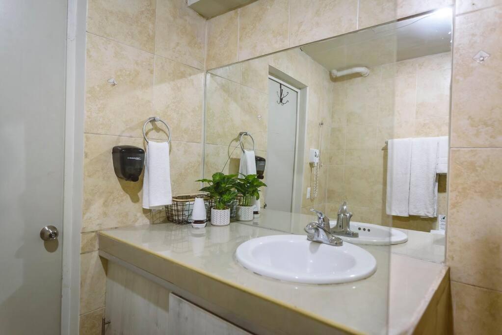 Departamento Comodo Centrico Tv Ac Wifi Cocina Parking, Letra C 巴耶斯城 外观 照片
